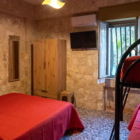 Le Stanze Di Cesare E Miky - Centro 아파트 트로페아